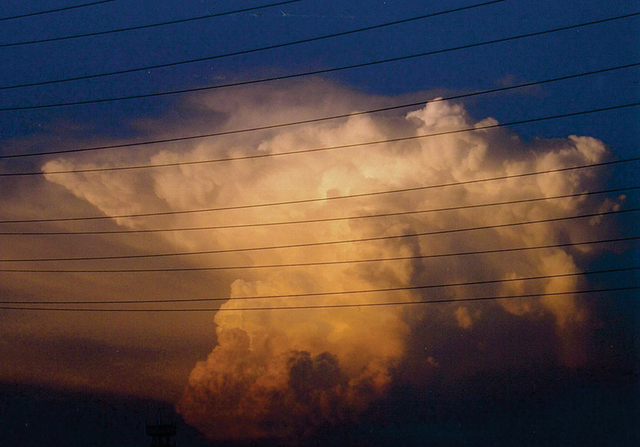 「キント雲」丹羽　七実さん（2008年）撮影場所：牟礼1丁目付近
