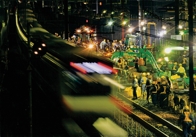 「中央線高架化完了最後の夜」圡門　喜昭さん（2009年）撮影場所：上連雀3丁目
