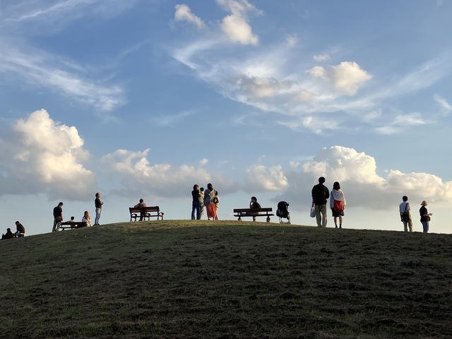 「それぞれの秋空」三瓶 恭子さん（2024年）撮影場所：武蔵野の森公園